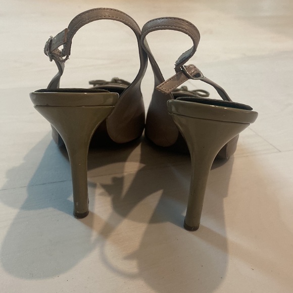 Lauren Ralph Lauren Grey 2 Tone Sling Heels 6.5M - Picture 3 of 8